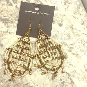 Cream Dangle earrings-Brand new